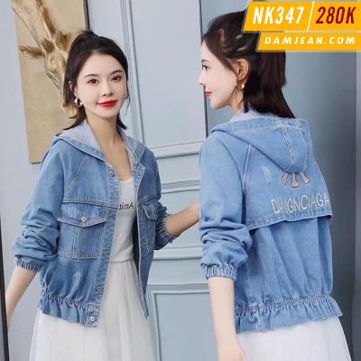 ÁO KHOÁC JEAN NỮ FORM NGẮN CÓ NÓN THÊU CHỮ SAU LƯNG - NK347